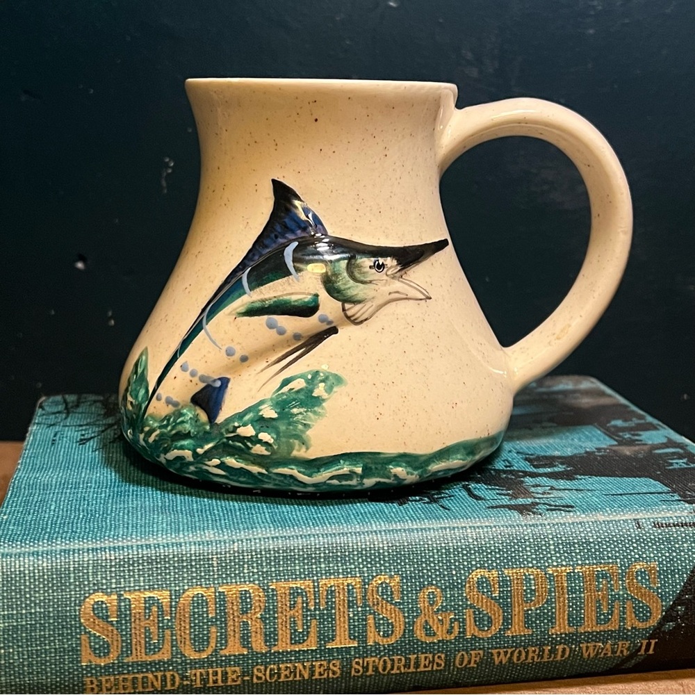 Wide Bottom Coffee Mug No Spill Raised Relief Sail Sword Fish Signed Ross Chips